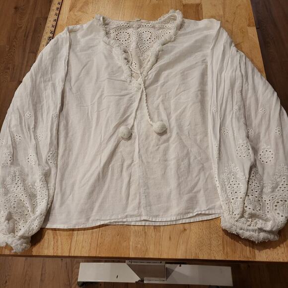 Vanilla Star Tops - Vanilla Star Size Large Long Elastic Sleeve Eyelet Top V-Neck Cotton Pompom